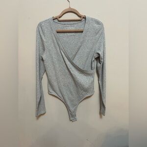 EUC Aerie Women’s Gray Ribbed Wrap Front Long Sleeve Bodysuit Size L